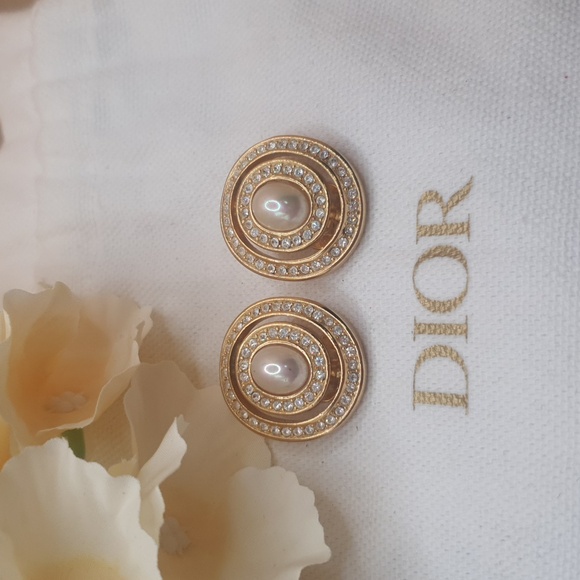 💚 Christian Dior Rhinestone Faux Pearl Clip Earrings Gold Tonea W/ Dior dustbag - Picture 4 of 10